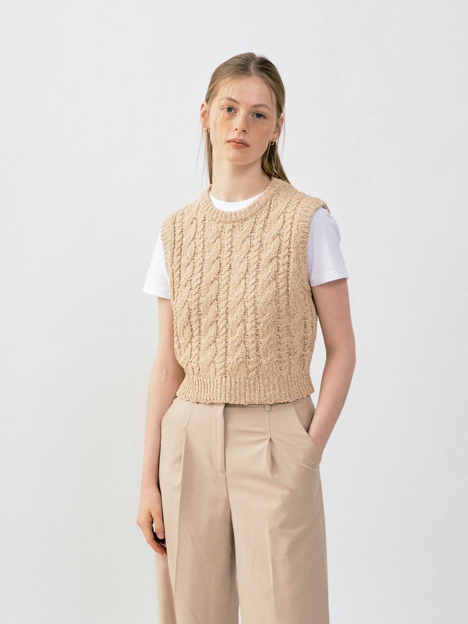 Cotton Blended Cable Knit Vest - beige코튼 블렌디드 케이블 니트 베스트
